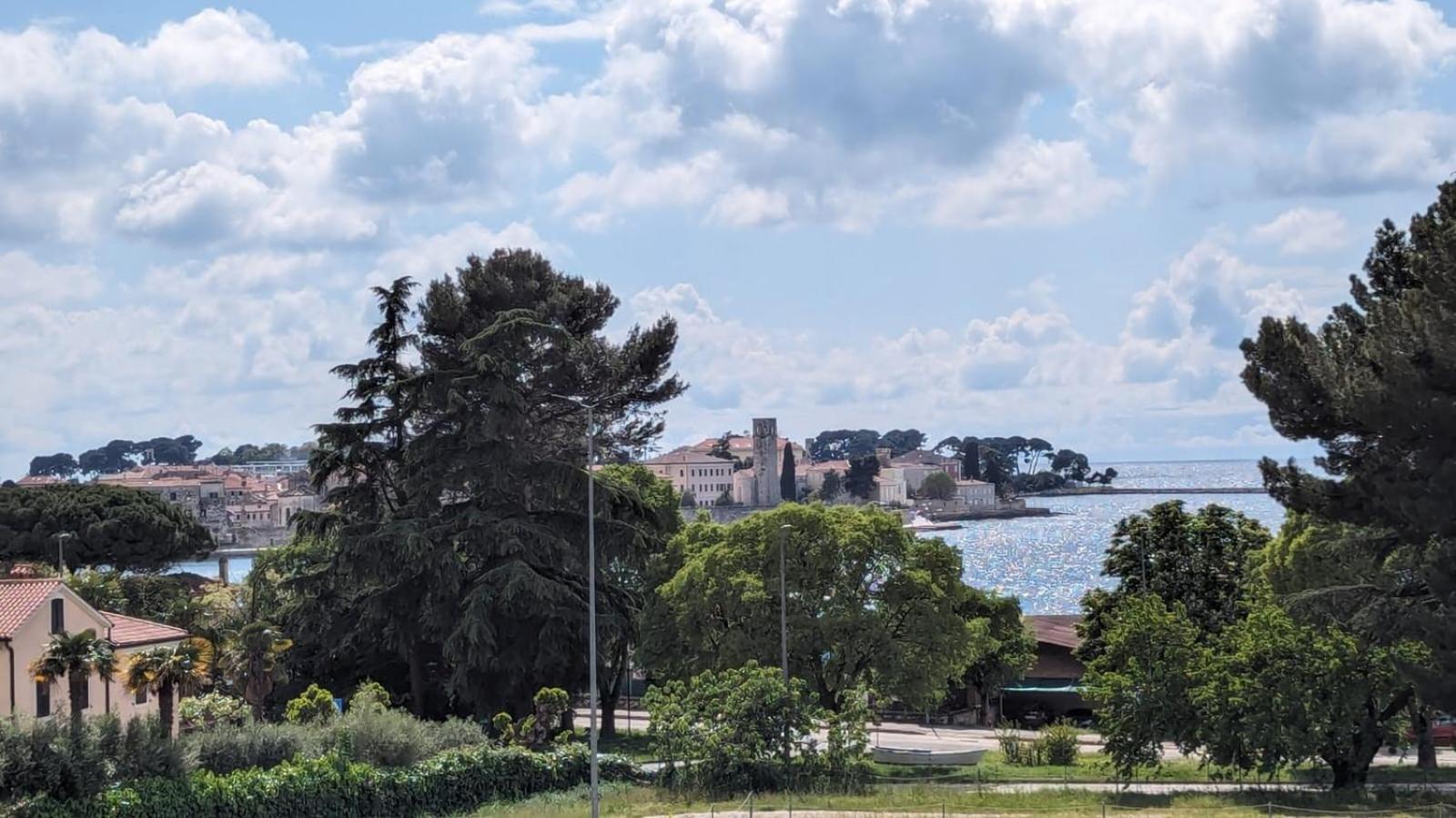 Studio Apartment Ljubica For 2 Persons 150M From The Beach Poreč Exterior foto